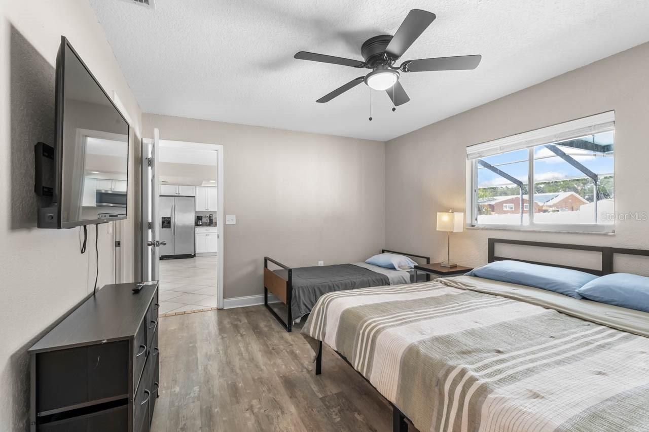 7036 13th Street E, Sarasota, FL 34243 Photo