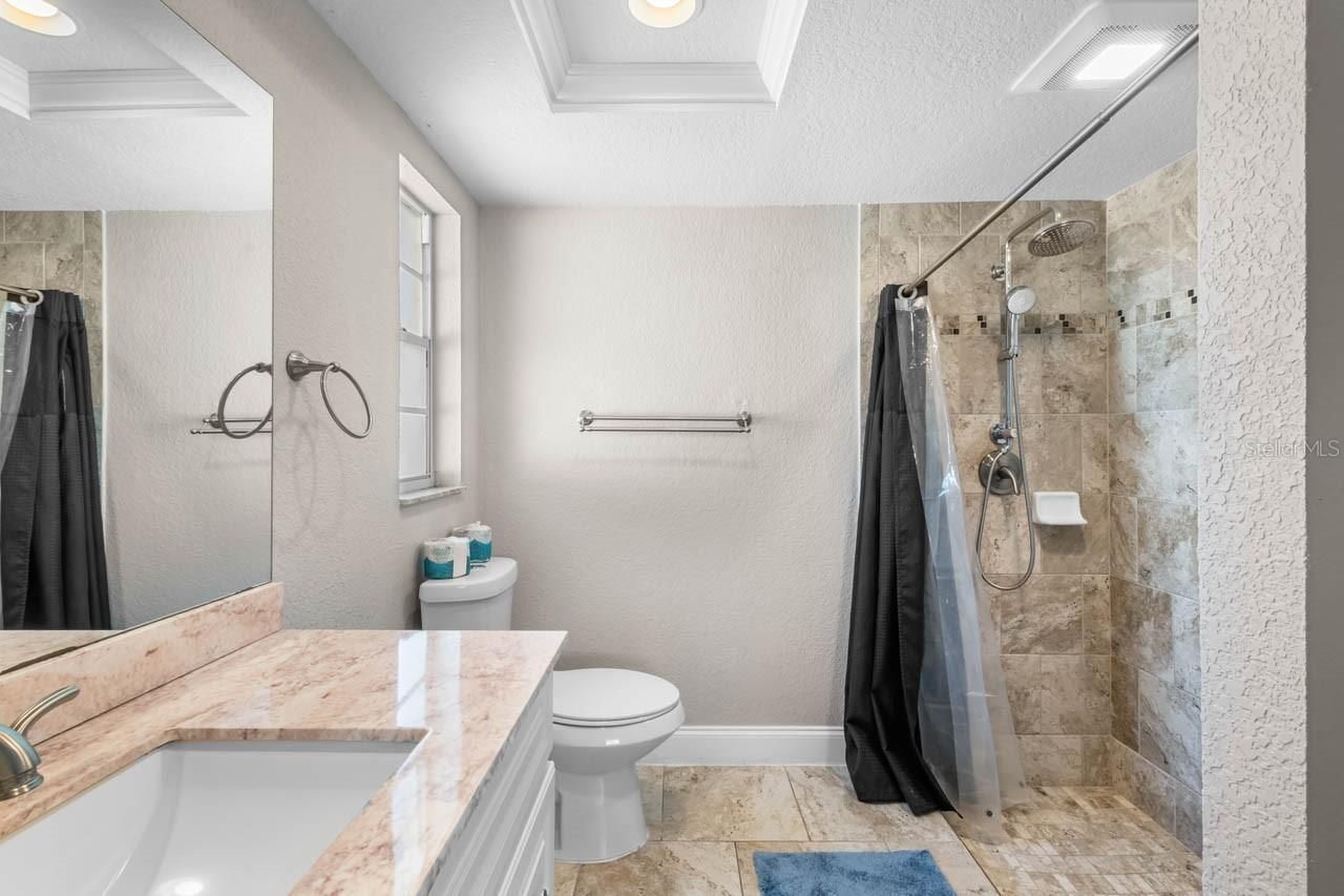 7036 13th Street E, Sarasota, FL 34243 Photo