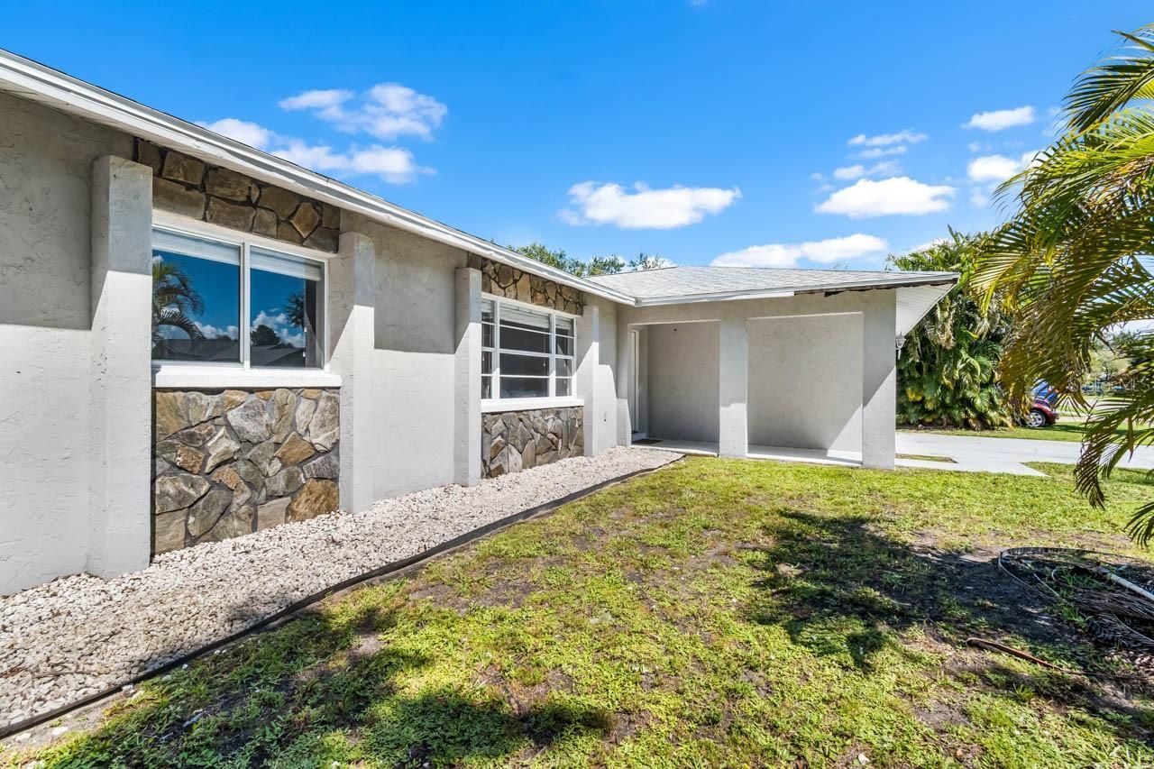 7036 13th Street E, Sarasota, FL 34243 Photo