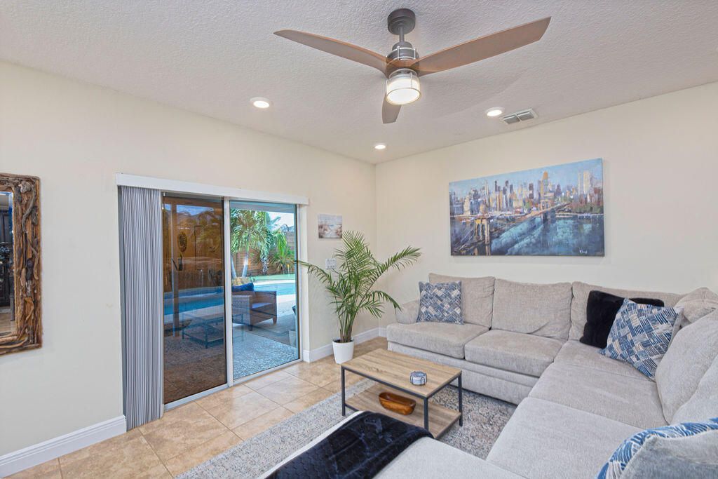 971 SW Jasper Avenue, Port Saint Lucie, FL 34953 Photo