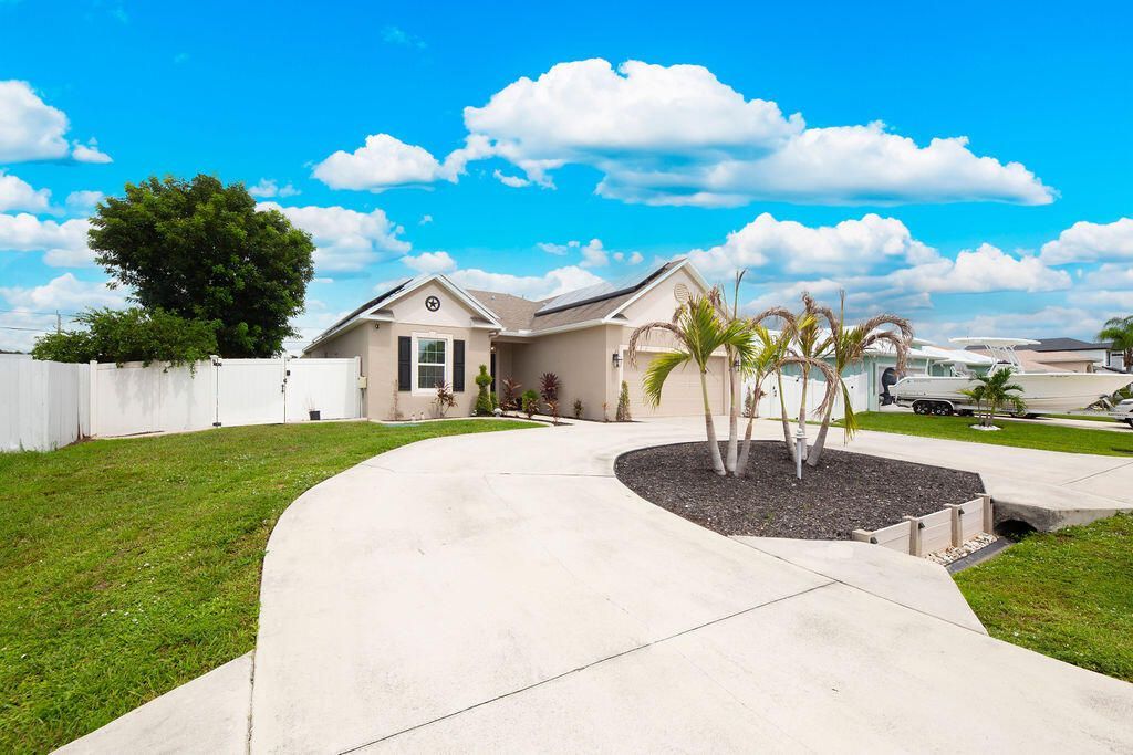 971 SW Jasper Avenue, Port Saint Lucie, FL 34953 Photo