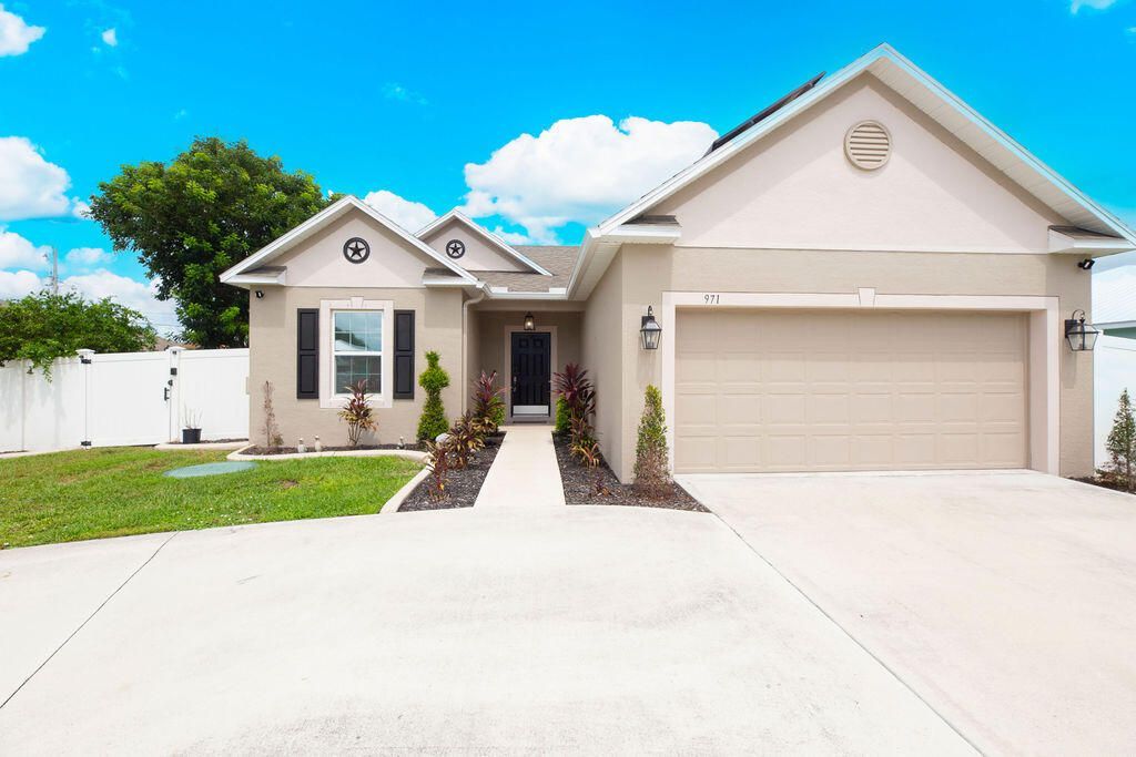 971 SW Jasper Avenue, Port Saint Lucie, FL 34953 Photo