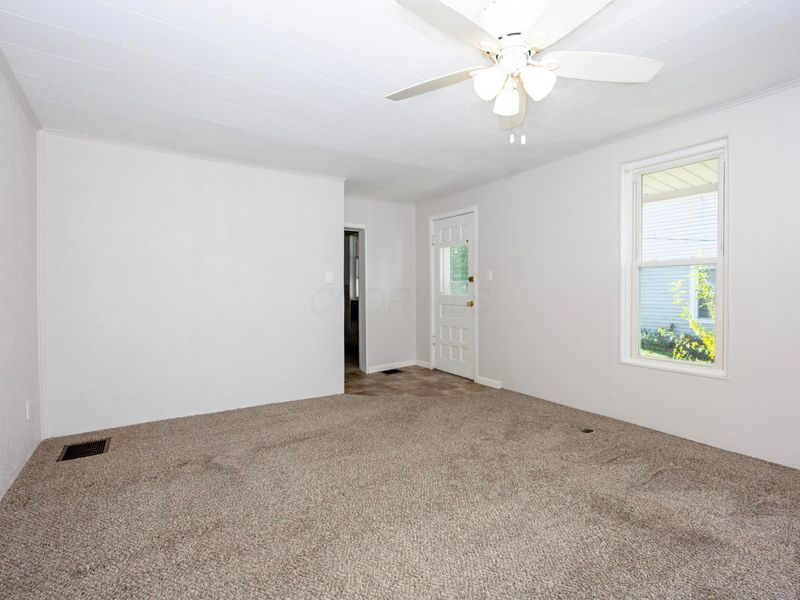 324 N Market Street, Loudonville, OH 44842 Photo 14