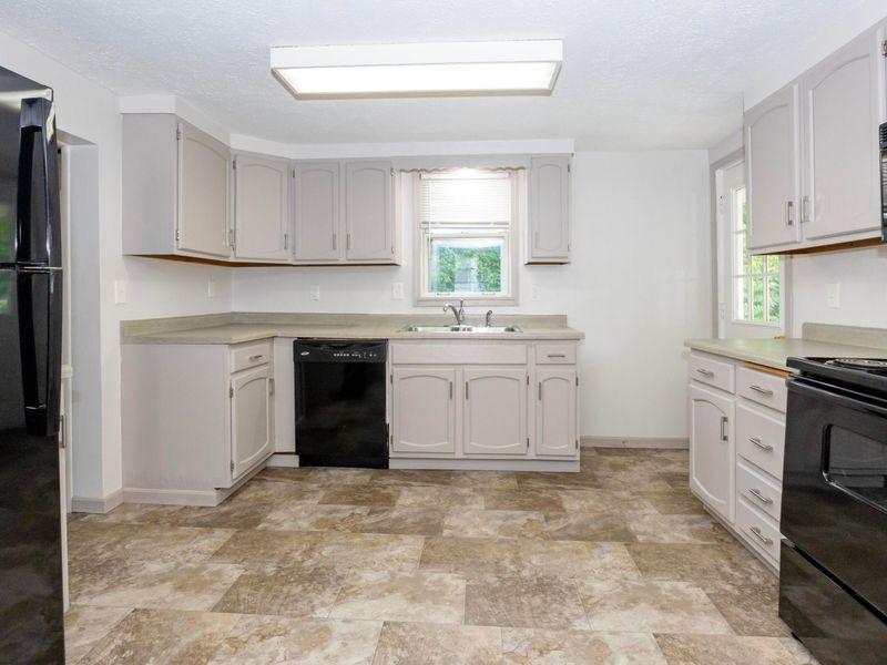324 N Market Street, Loudonville, OH 44842 Photo 4