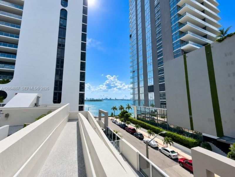 601 NE 23rd St, Unit 1501, Miami, FL 33137 Photo