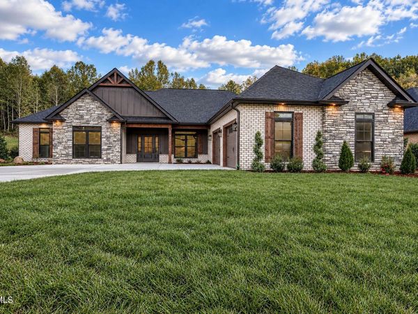 1426 Hairetown Road, Johnson City, TN 37615