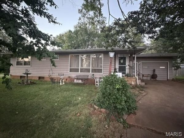 135 Pine Street, Farmington, MO 63640