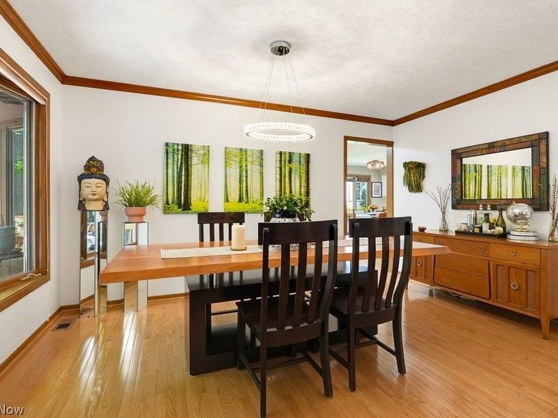 18230 Rolling Brook Drive, Chagrin Falls, OH 44023 Photo 10