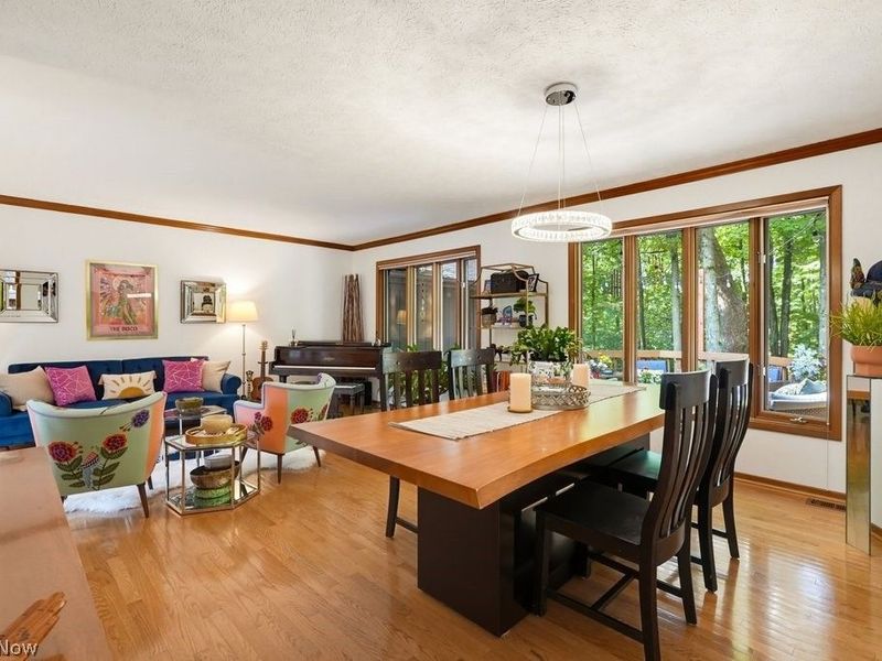 18230 Rolling Brook Drive, Chagrin Falls, OH 44023 Photo 8