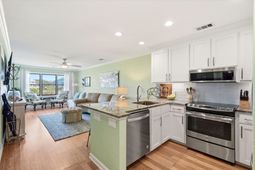 2138 Landfall Way photo 4