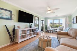 2138 Landfall Way photo 4