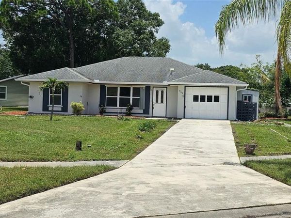 442 NE Elmore St , Port St. Lucie, FL 34983