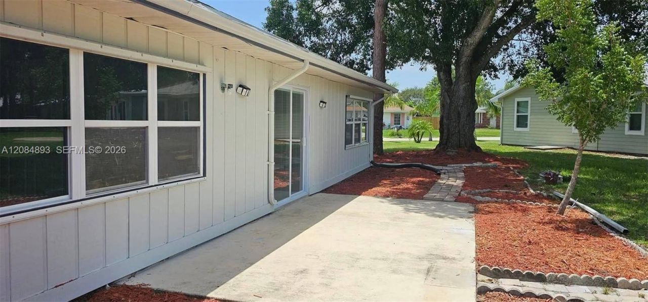 442 NE Elmore St , Port Saint Lucie, FL 34983 Photo