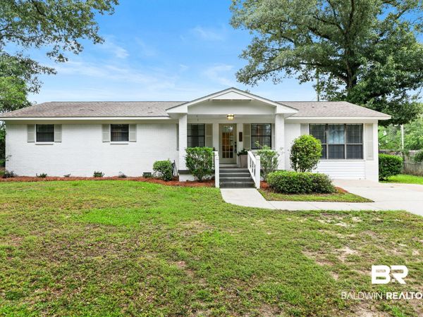 105 Sara Avenue N, Spanish Fort, AL 36527
