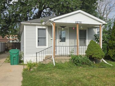 22751 Piper Avenue , Eastpointe, Mi 48021