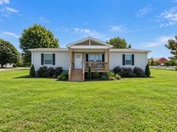 136 Hawkins Dr, Smithville, TN 37166
