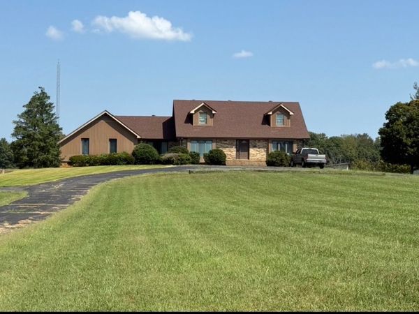 9118 Clay County Hwy , Moss, TN 38575