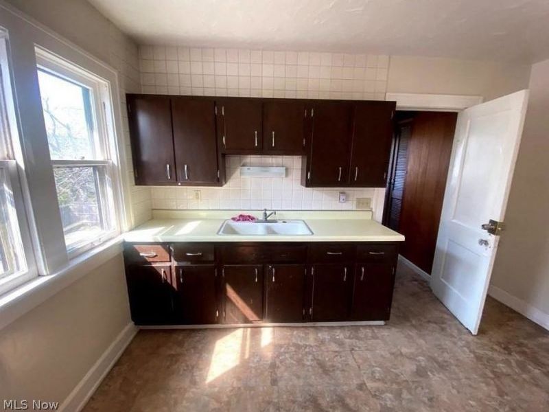 2700 Hood Avenue, Cleveland, OH 44109 Photo 16