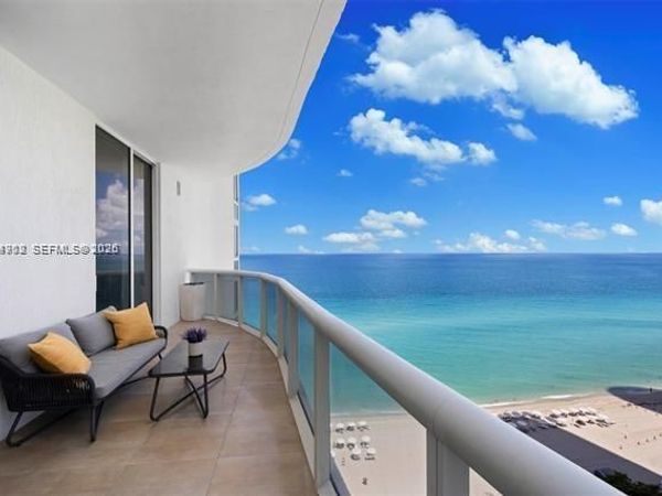 15901 Collins Ave, Unit 1502, Sunny Isles Beach, FL 33160