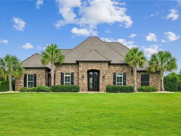900 PINE WILD Circle , Madisonville, LA 70447