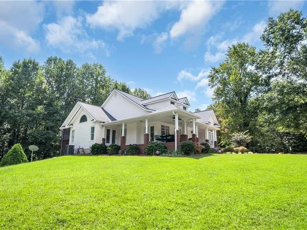 270 Hidden Meadows Road , Cleveland, GA 30528