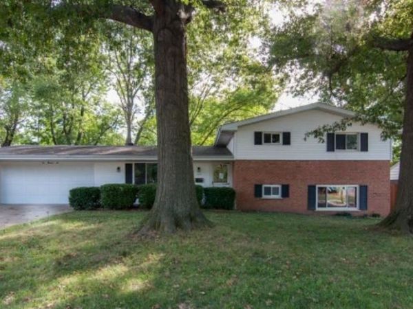 106 Williamsburg Drive , Belleville, IL 62221