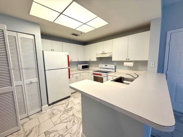 2015 SE 10th Ave , Unit 127, Fort Lauderdale, FL 33316