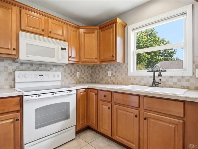 1742 Northpoint Road, Springfield, OH 45503 Photo 17