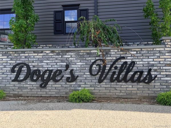 1220 Doges Prom, Unit 1B, Copiague, NY 11757