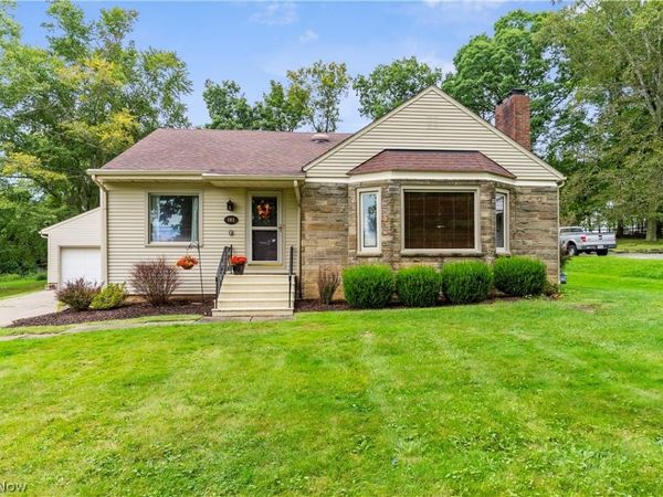 102 Hilltop Boulevard , Canfield, OH 44406