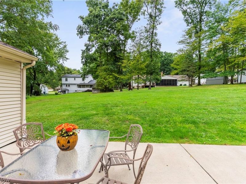 102 Hilltop Boulevard, Canfield, OH 44406 Photo 32