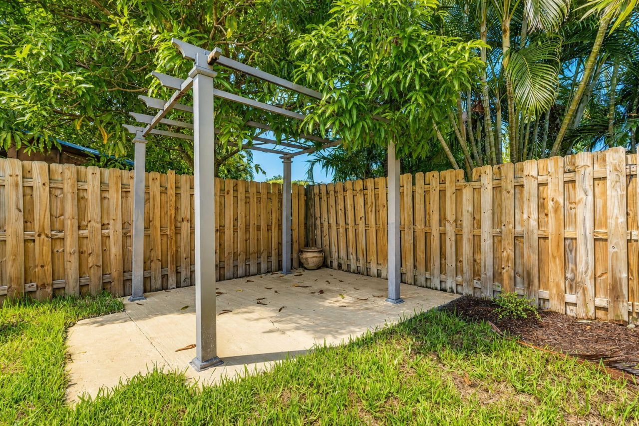 1058 Fernlea Drive, West Palm Beach, FL 33417 Photo