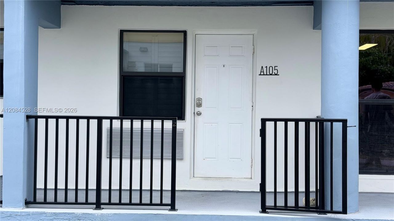321 Wilson St, Unit A105, Hollywood, FL 33019 Photo