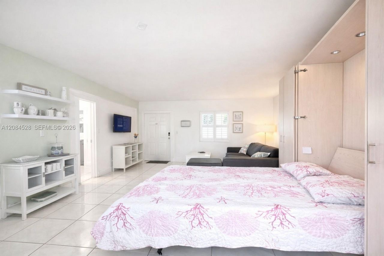 321 Wilson St, Unit A105, Hollywood, FL 33019 Photo