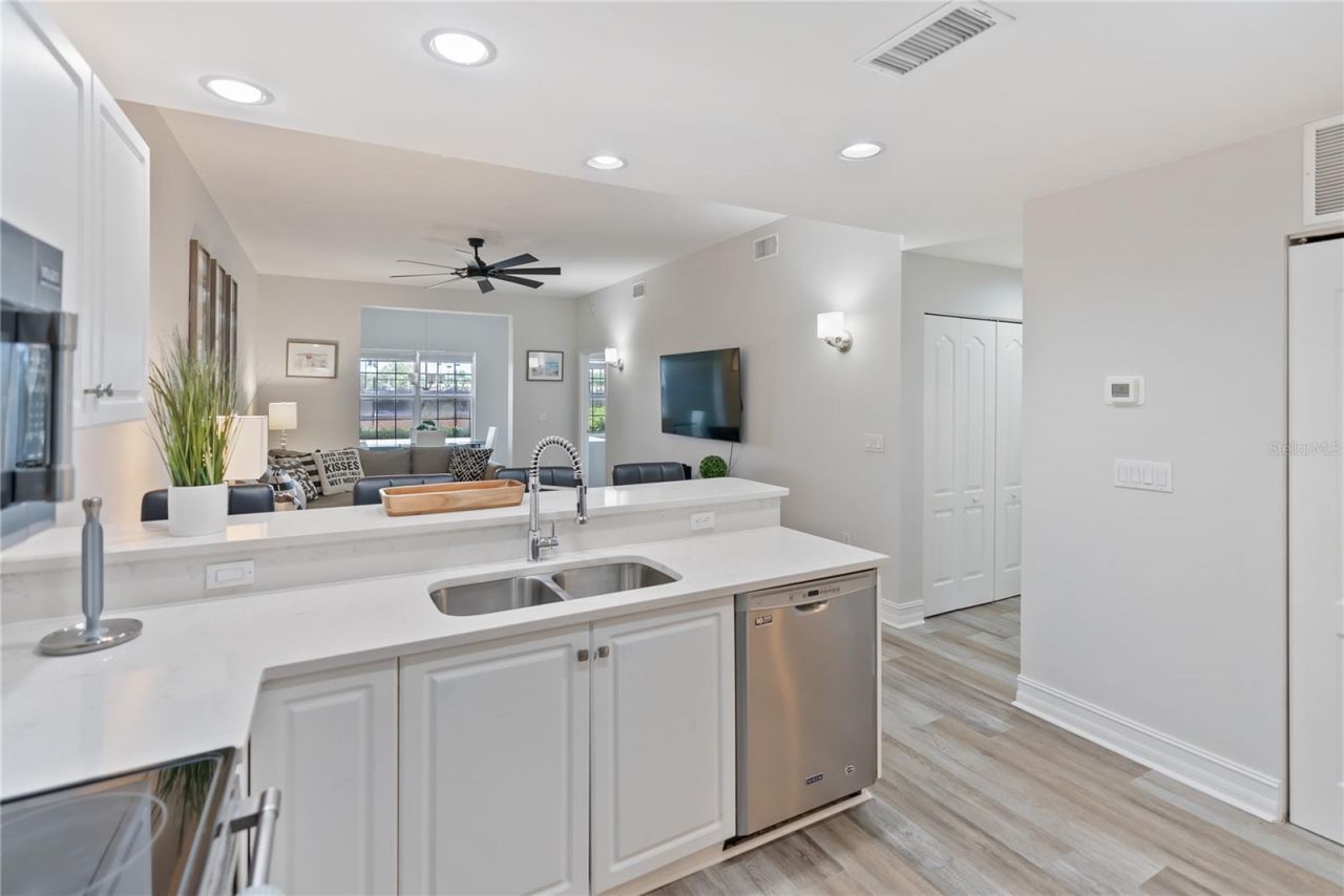 3702 54th Drive W, Unit 102, Bradenton, FL 34210 Photo