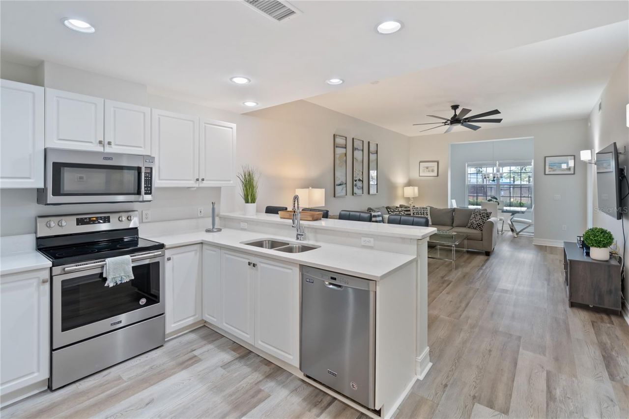 3702 54th Drive W, Unit 102, Bradenton, FL 34210 Photo