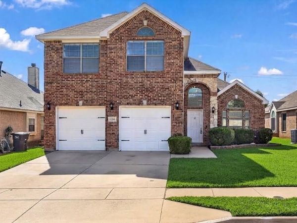 11208 Whispering Brook Lane, Fort Worth, TX 76140