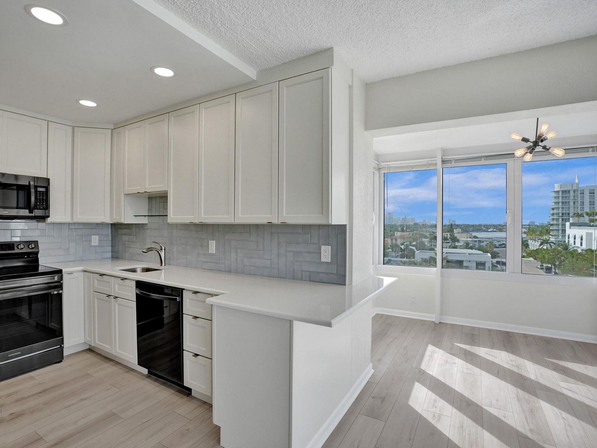 345 N Fort Lauderdale Beach Boulevard, Unit 601, Fort Lauderdale, FL 33304 Photo