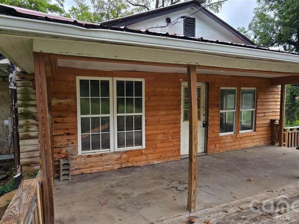 502 Healan Place NW, Lenoir, NC 28645