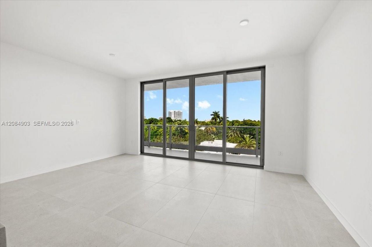 2200 Brickell Avenue , Unit 422, Miami, FL 33129 Photo