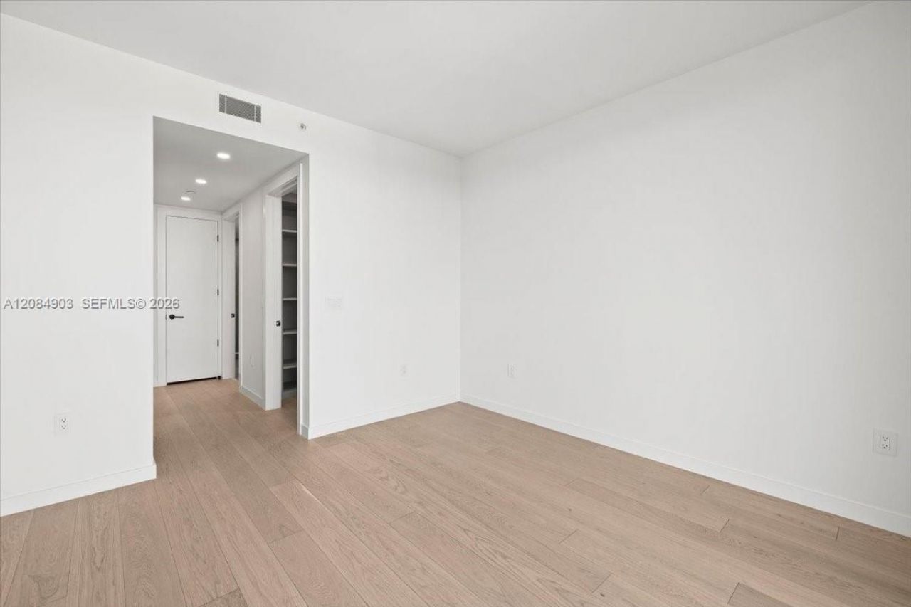 2200 Brickell Avenue , Unit 422, Miami, FL 33129 Photo