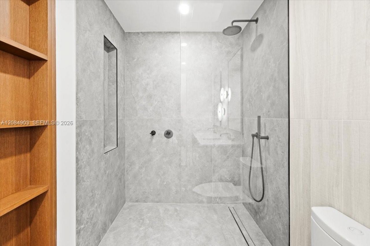 2200 Brickell Avenue , Unit 422, Miami, FL 33129 Photo
