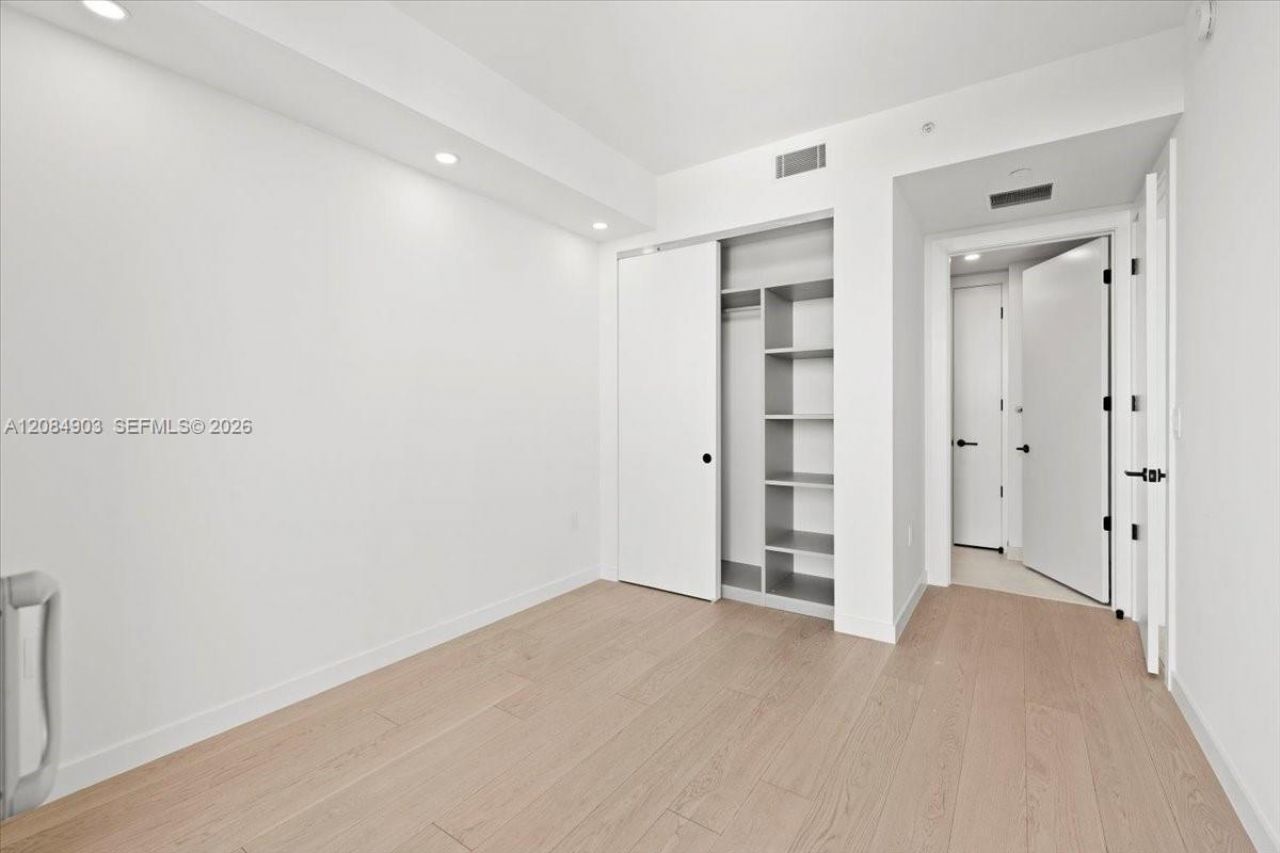 2200 Brickell Avenue , Unit 422, Miami, FL 33129 Photo