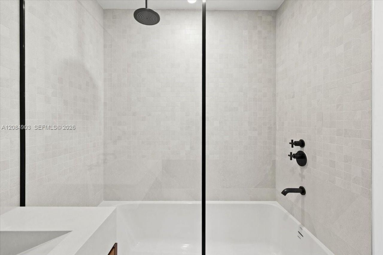 2200 Brickell Avenue , Unit 422, Miami, FL 33129 Photo