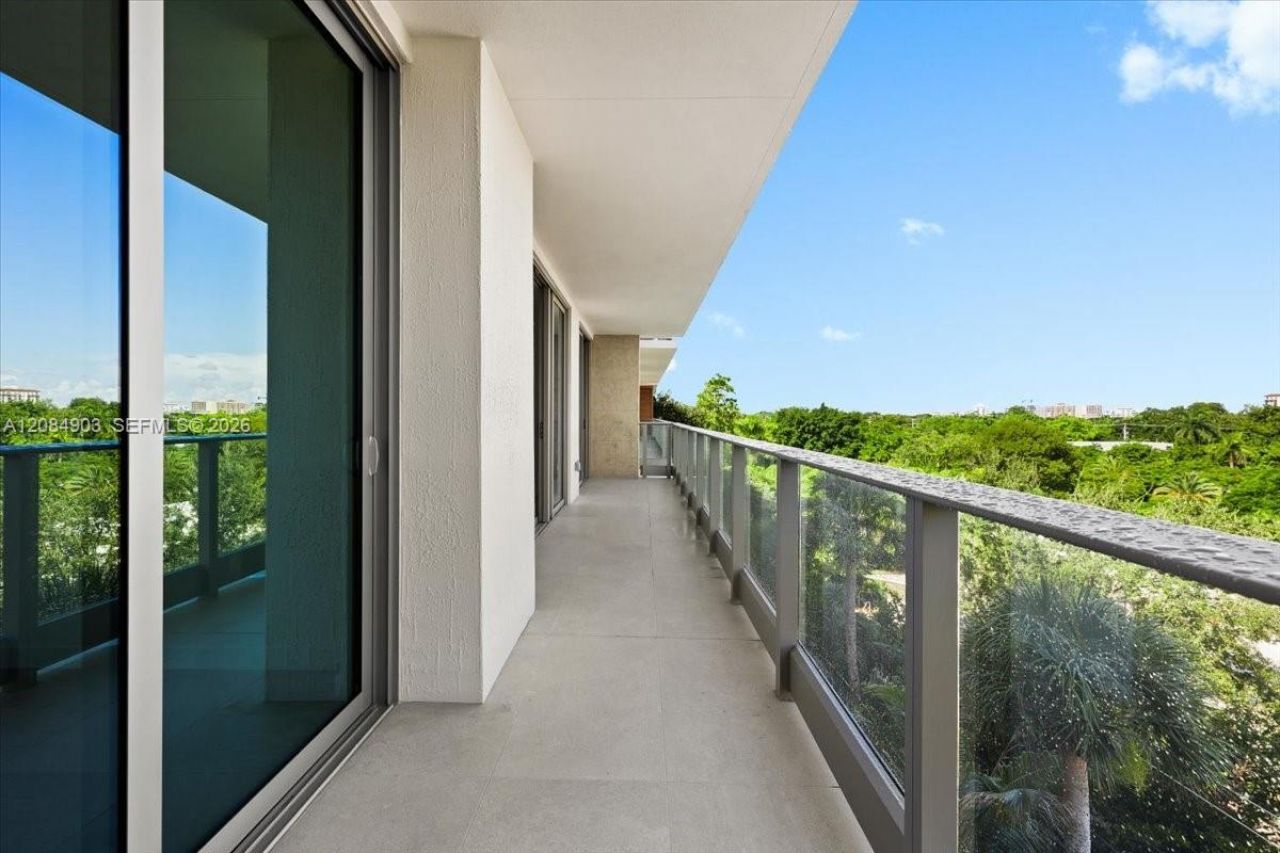 2200 Brickell Avenue , Unit 422, Miami, FL 33129 Photo