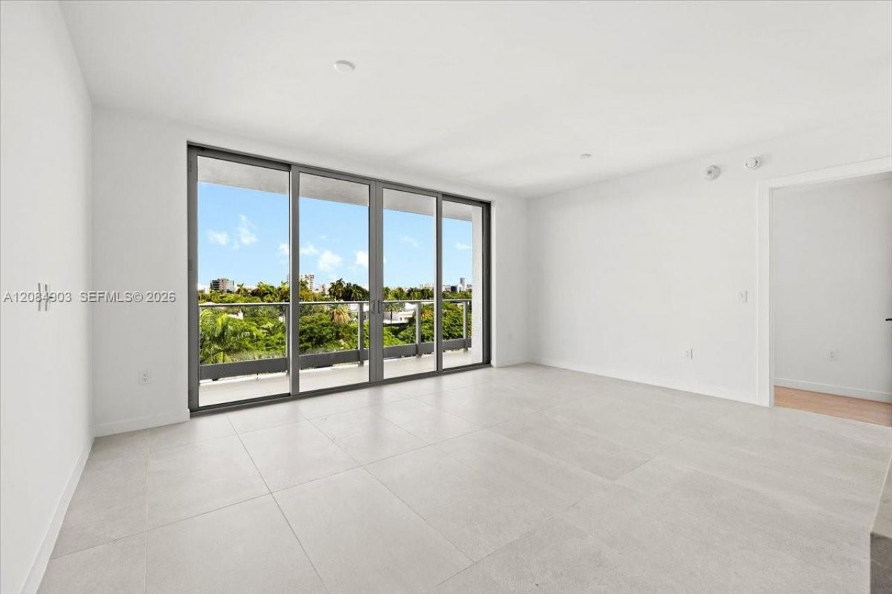 2200 Brickell Avenue , Unit 422, Miami, FL 33129 Photo