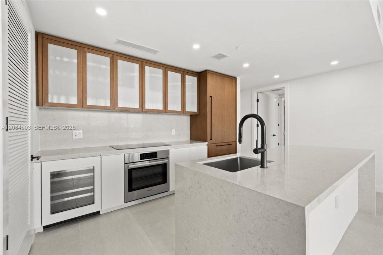 2200 Brickell Avenue , Unit 422, Miami, FL 33129 Photo