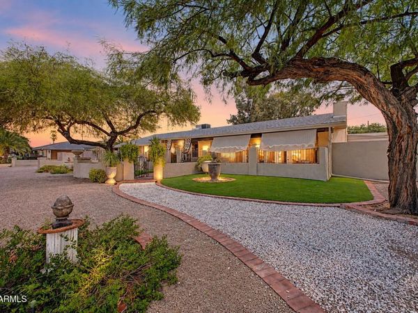 2233 N SUNSET Drive, Mesa, AZ 85215