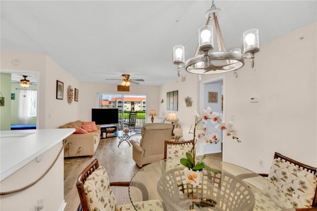 1590 S 42nd Circle, Unit 208, Vero Beach, FL 32967 Photo