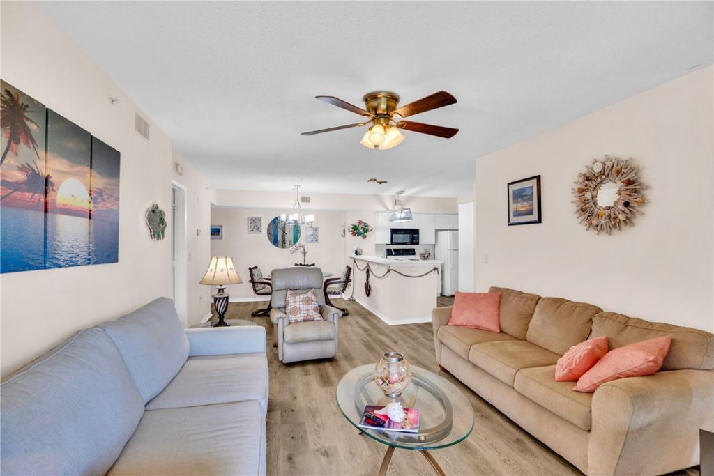 1590 S 42nd Circle, Unit 208, Vero Beach, FL 32967 Photo